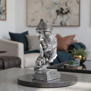 Moderne Skulptur med Stilhed Tema