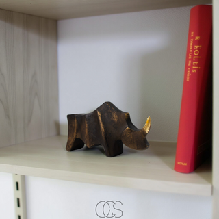 Næsehorn Skulptur med Gyldne Detaljer