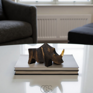 Næsehorn Skulptur med Gyldne Detaljer