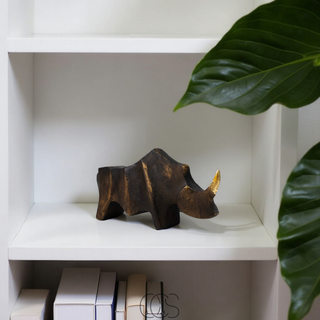 Næsehorn Skulptur med Gyldne Detaljer