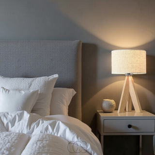 Minimalistisk Træ Bordlampe
