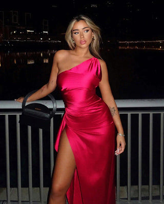 One-Shoulder Satin Kjole