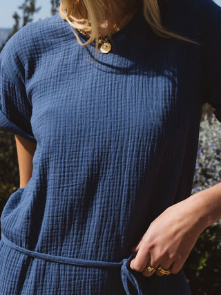 Midi kjole med bindebælte