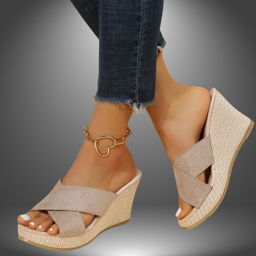 Wedges med Krydsede Remme