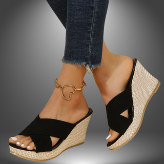 Wedges med Krydsede Remme