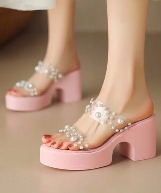 Pink sandaler med perledekoration