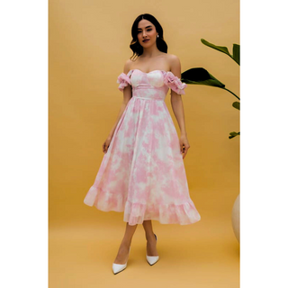 Blomstret off-shoulder kjole