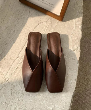Brune Lædermules med Krydset Design