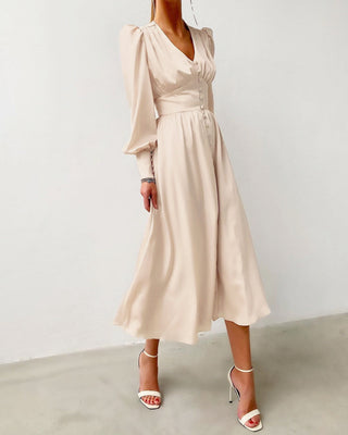 Elegant Satin Kjole | Langærmet | Midi | Knapdetaljer