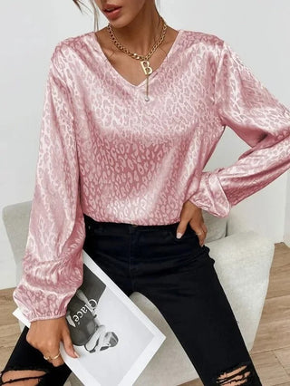 Satinbluse med Leopardstruktur
