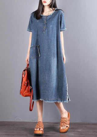 Casual denimkjole med rå detaljer