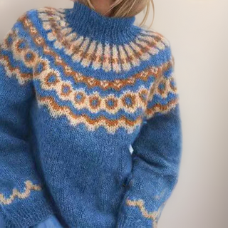Strikket Turtleneck med Farverigt Mønster