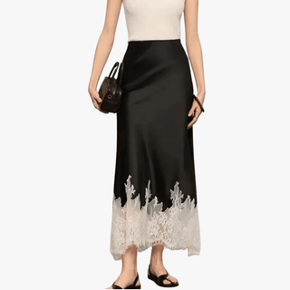 Satin Midi Skirt | Blonderkant | Elegant og Tidløs Stil