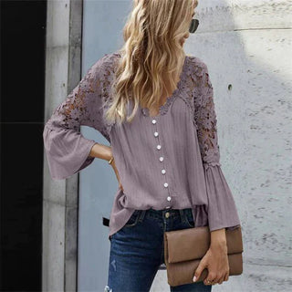 Bluse med Blonde og Knapper
