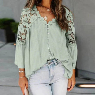 Bluse med Blonde og Knapper